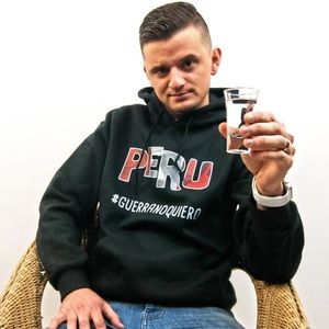 Meet your Posher, Keneth